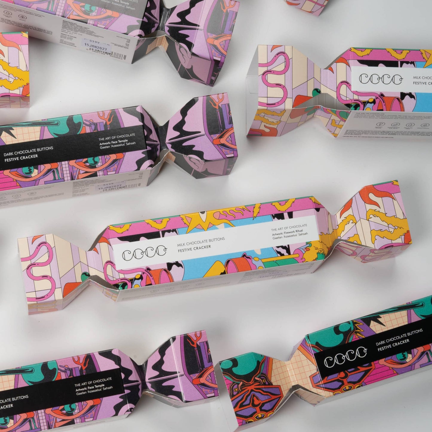 Festive Cracker with Colombian Milk Chocolate Buttons