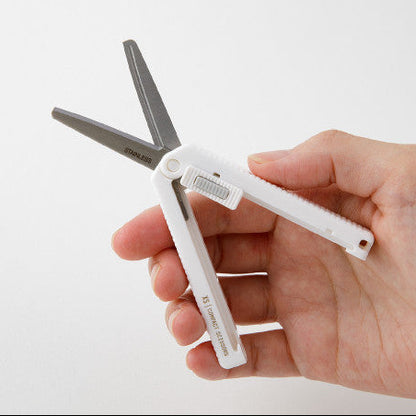 Midori XS Compact Scissors in White