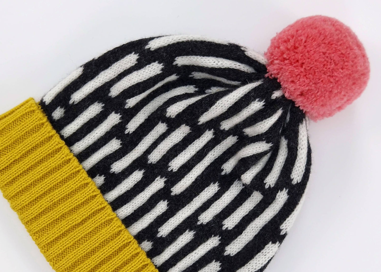 Lambswool Dash Patterned Hat in Yellow and Pink