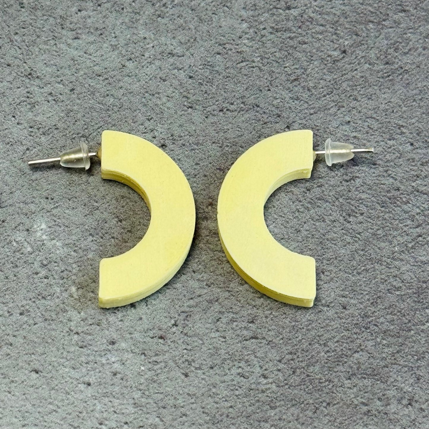 Curve Stud Earrings