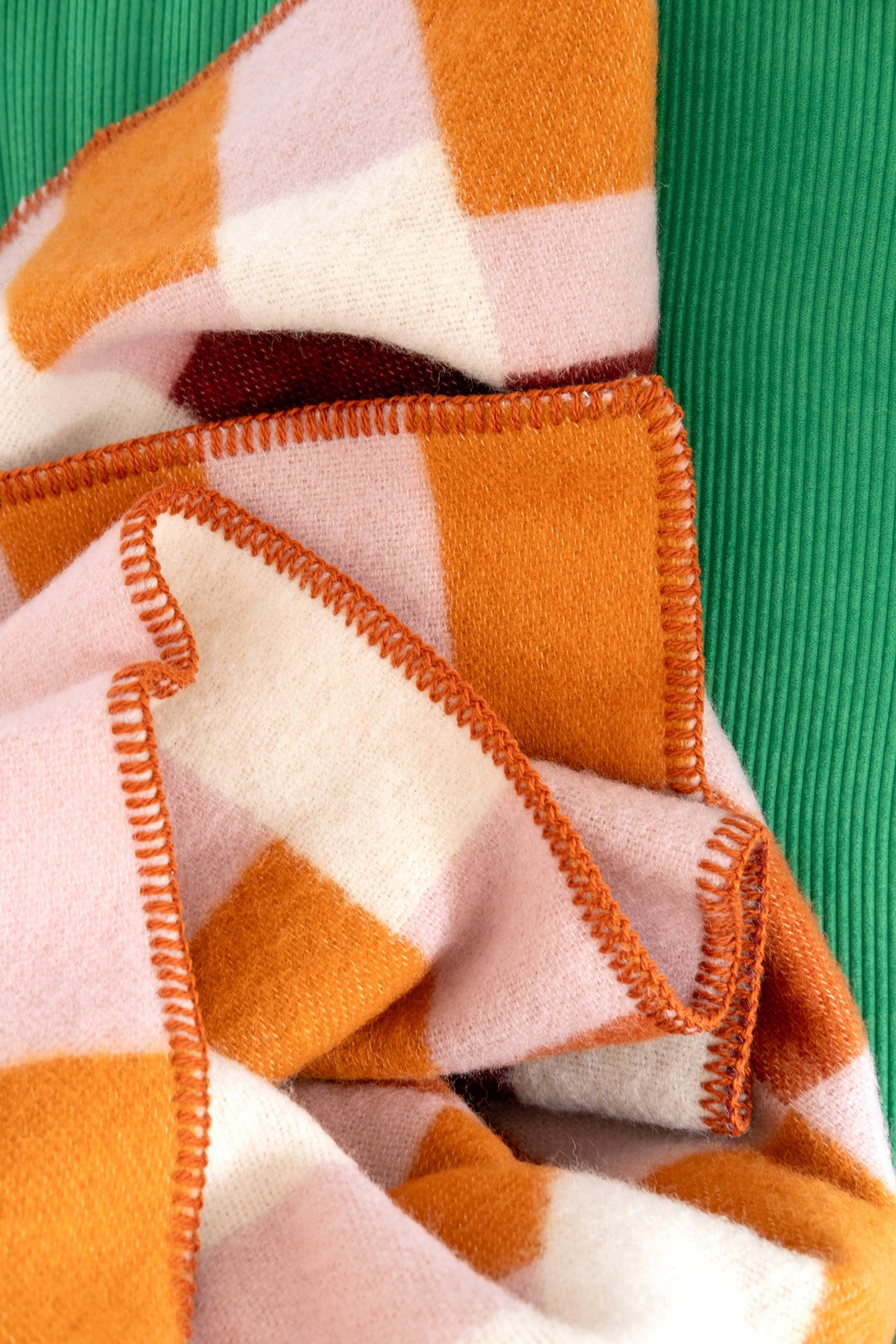Studie Wool Blanket in Orange