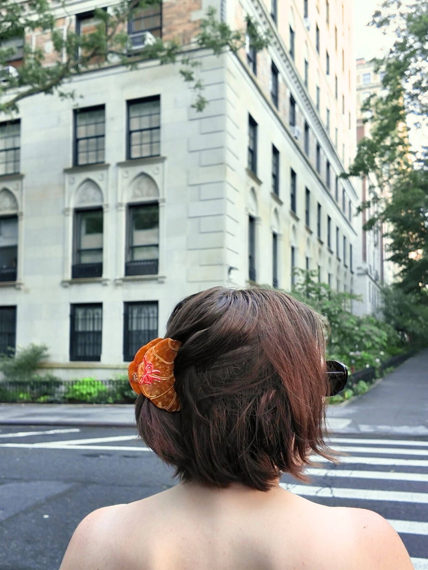 Bow Croissant Claw Hair Clip