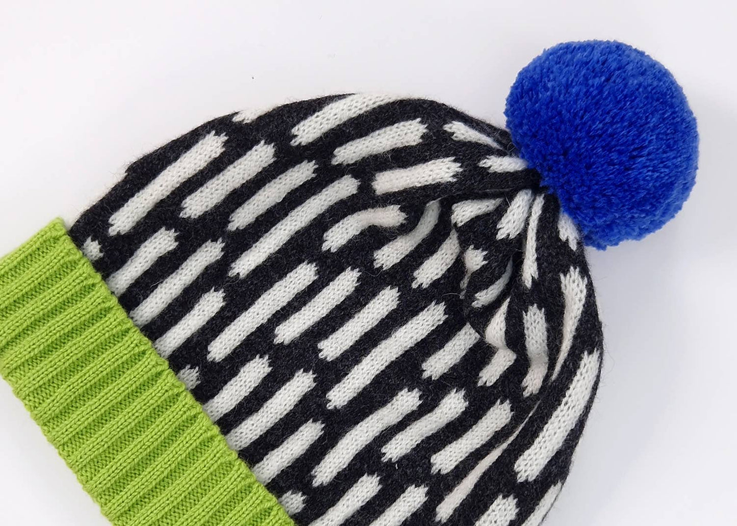 Lambswool Dash Patterned Hat in Green and Blue