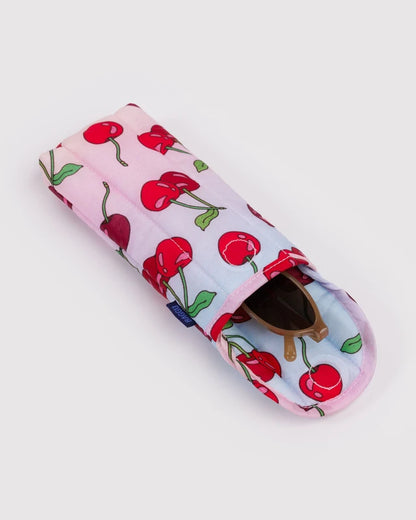 Baggu Puffy Glasses Sleeve in Cherries