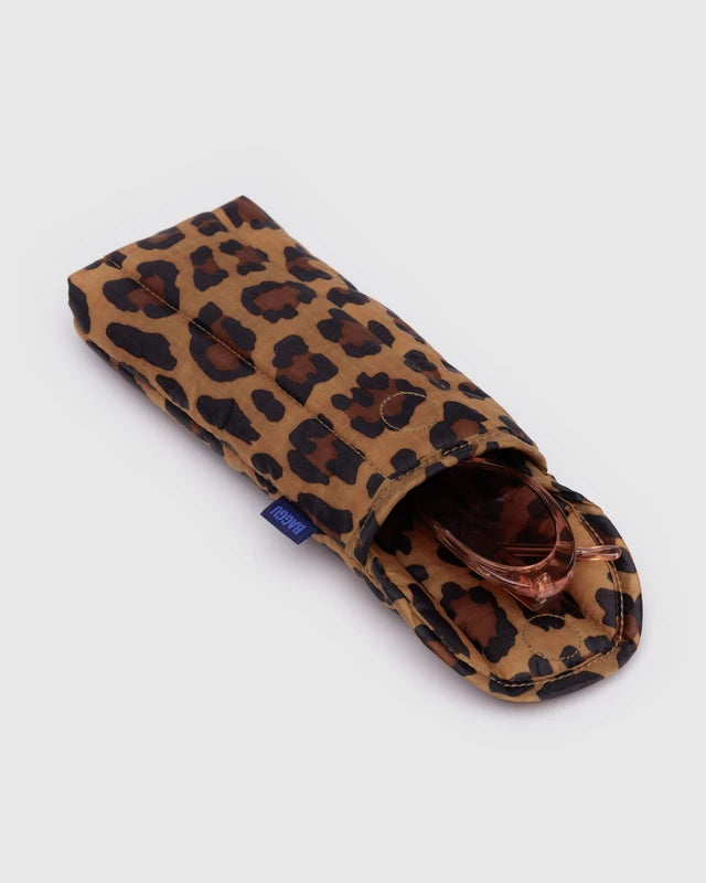 Baggu Puffy Glasses Sleeve in Leopard