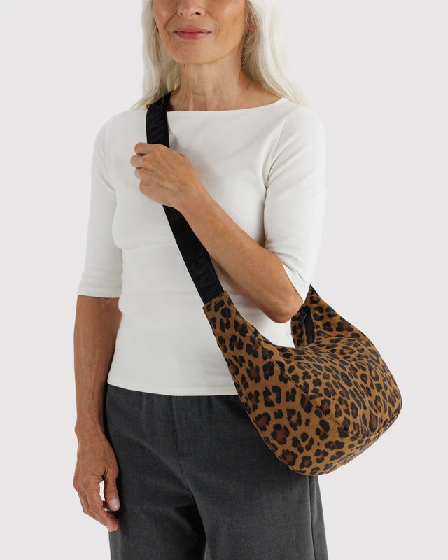 Baggu Medium Nylon Crescent Bag in Leopard